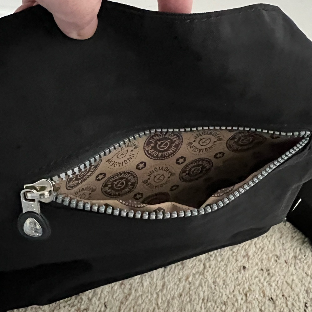 Multi Style Convertible Cut-proof Water Resistant Bag - Picture 6 of 7